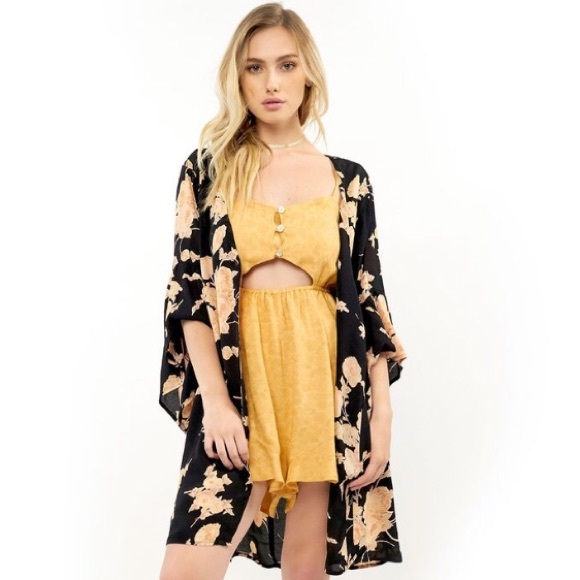 Saltwater Luxe Willa Kimono in Poppy - Picture 3 of 3